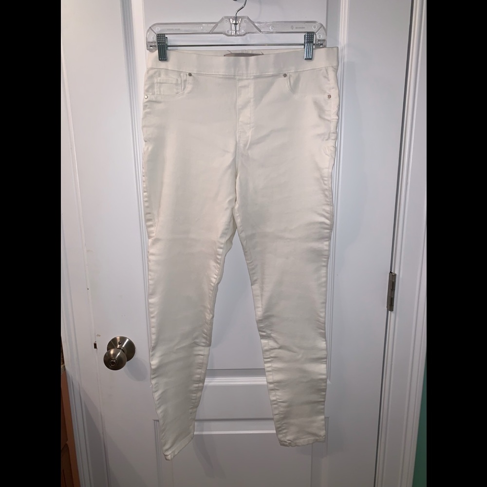 White skinny jeans SZ 8 NWOT
